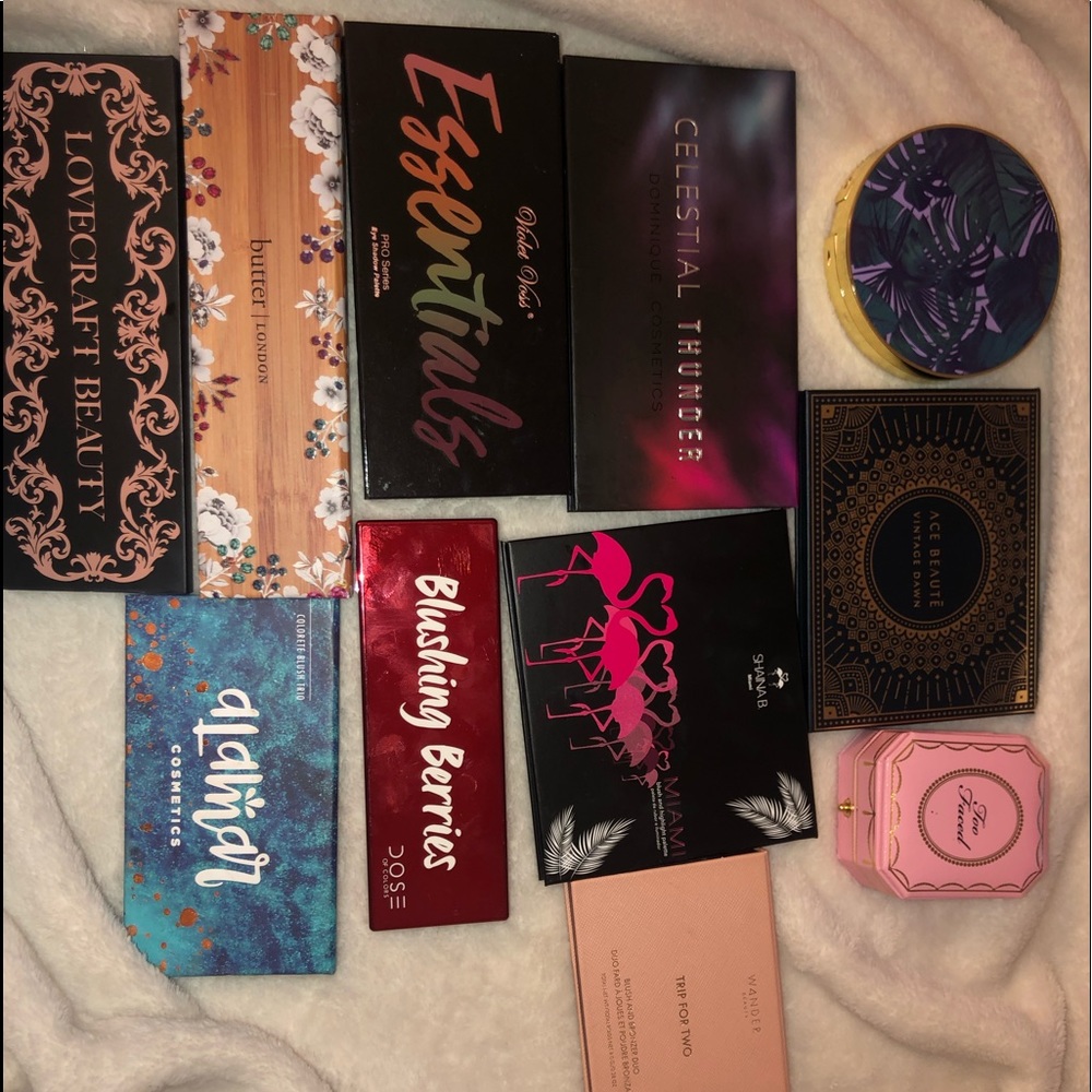 Eyeshadow/blush/contour/highlighter